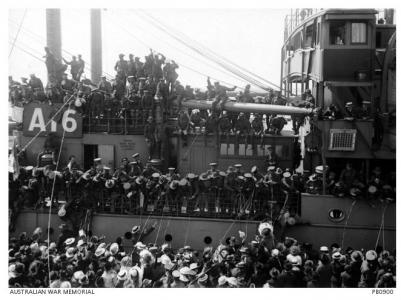 HMAT 'Port Melbourne ' A16 21.10.1916. Photographer Barnes Josiah. Photographer unknown, photograph source AWM PB0900 