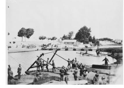 3rd Field Company Engineers training in construction of Pontoon Bridges, Mena 1915. Photographer unknown, photograph source AWM A0264