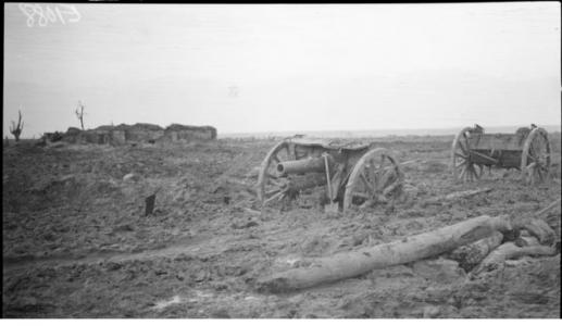 Abandoned guns at Westhoek after battle of Passchendaele.Oct 1917. Photographer unknown, photograph source AWM E01088