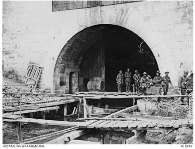 Allied soldiers at the entry to the St.Quentin Canal, October 1918. Photographer unknown, photograph source AWM  H15944