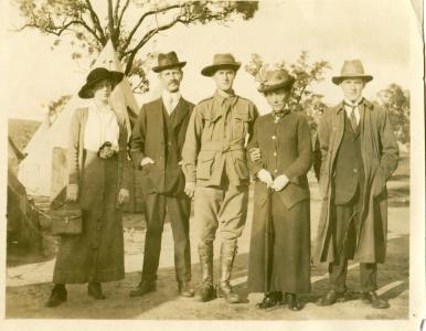 Eva, Thomas, Reginald, Ada, and Frank Cockshott at Blackboy Hill in 1915. Photograph reproduced with permission of M. Flecker