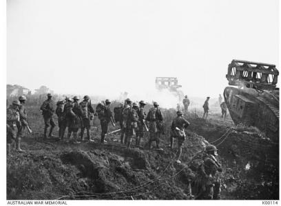 Australian and American soldiers at Bellicourt 29.9.1918. Official British Photographer, photograph sourced from the AWM K00114