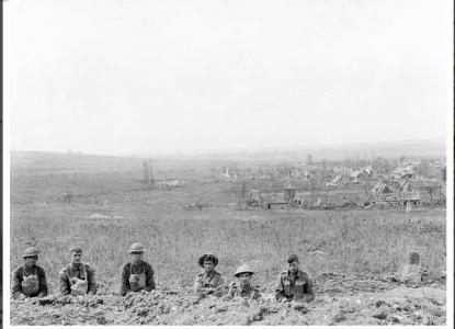 Australian and American soldiers in Pear Trench Le Hamel 4.8.1918. Photographer unknown, photograph source AWM E-02844