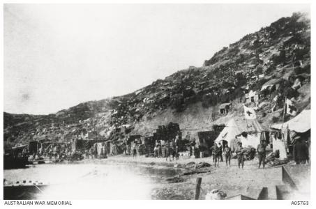 Casualty Clearing Station on the Beach, Anzac Cove,Gallipoli 1915. Photograph donor T.Yeomans, photograph source AWM A0576