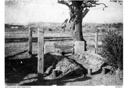 Gallipoli Graves  1915. Photographer unknown, photograph source H16972