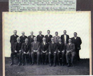 Calder Crowther Auditor for the Guildford Municipal Council (back row 6th from left) c1930. Photo source SGHS PH2007-056 Calder Crowther Auditor for the Guildford Municipal Council (back row 6th from left) c1930. Photo source SGHS PH2007-056