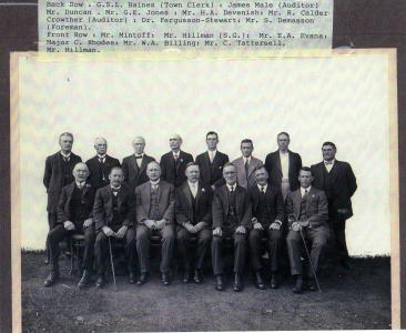 Calder Crowther Auditor for the Guildford Municipal Council (back row 6th from left) c1930. Photo source SGHS PH2007-056