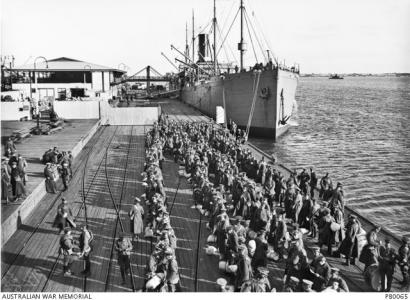 HMAT &#039;Afric&#039; at Melbourne Port 1916. Photographer Josiah Barnes, photograph source AWM PB0065