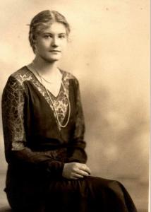 Hilda Hillman, wife of Herbert. Wilkie St.South Guildford. Photograph from Helene B. Huelin Collection, photograph source Hillman family