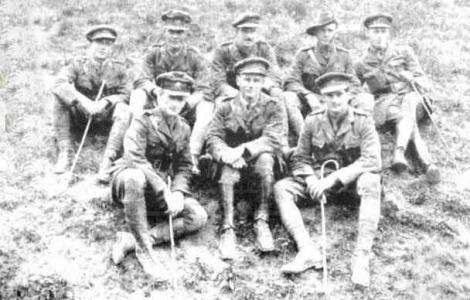 Lieut. Clive Shenton front left, with 1st Division Trench Mortar Bde 1918. Phootgraph source Western Mail 26.4.1918