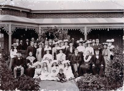  George Hollis Gardiner groomsman at Jones/Watson wedding behind bridesmaid (rt of the bride) Donor Gardiner Collection. Photo courtesy SGHS PH2000-252