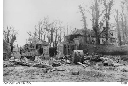 Ruins of Chateaux near Villers-Bretonneux 1918. Photographer, photograph source  AWM E02983