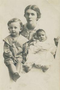 Wife Muriel Hoare, Ralph 2 years, Phyllis 4 months 1915. Photographer Bartletto Studio Perth, reproduced with permission of C.With